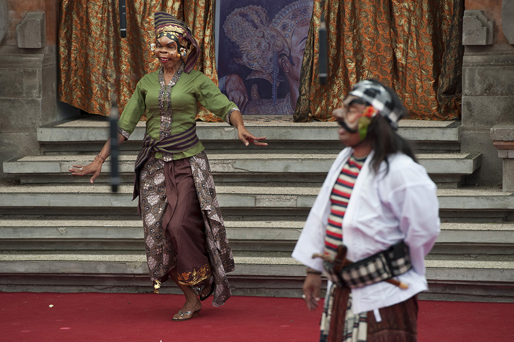 Pementasan Topeng Bondres Inovatif