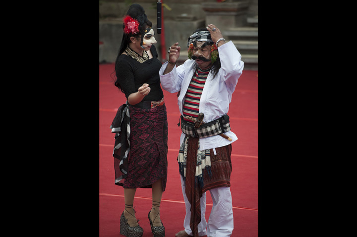 Pementasan Topeng Bondres Inovatif