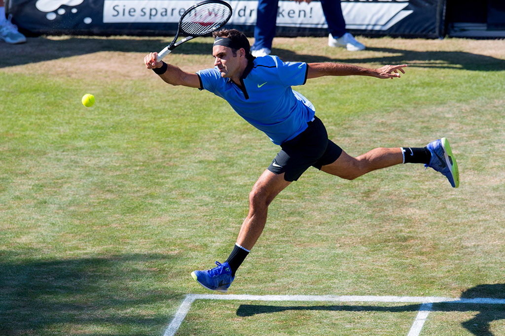Unggulan pertama Roger Federer tampil mengesankan pada set pertama dan menang 6-2 atas petenis 39 tahun Tommy Haas.