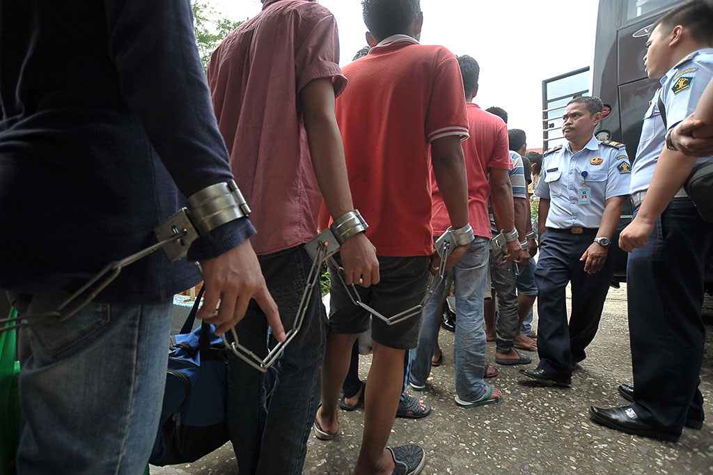 Puluhan warga binaan laki-laki di Lapas Klas II A Jambi dipindahkan ke beberapa lapas terdekat.