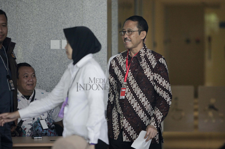 Ary Suta dipanggil KPK untuk mendalami kasus penerbitan Surat Keterangan Lunas (SKL) Bantuan Likuiditas Bank Indonesia (BLBI) sebagai saksi atas tersangka Ketua BPPN yang menjabat periode setelahnya Syafruddin Arsyad Temenggung.