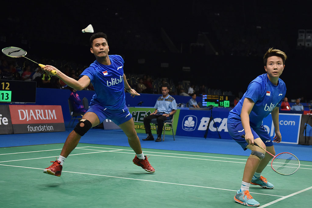 Dan Tontowi Ahmad/Liliyana Natsir melaju ke babak selanjutnya setelah menang dengan skor 21-17, 22-20 atas ganda campuran Indonesia lainnya Hafiz Faizal dan Shela Devi Aulia.