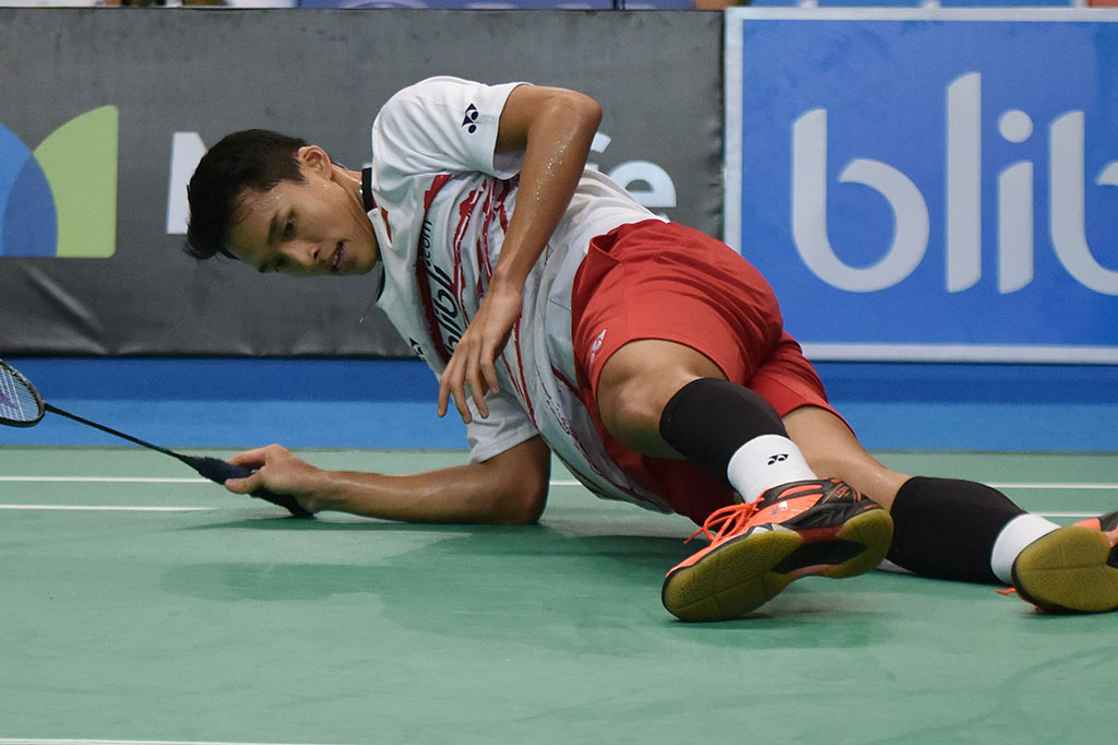 Sementara itu tunggal putra Indonesia habis setelah Jonathan Christie kalah dengan skor 9-21, 7-21 dari tunggal putra Tiongkok Chen Long.
