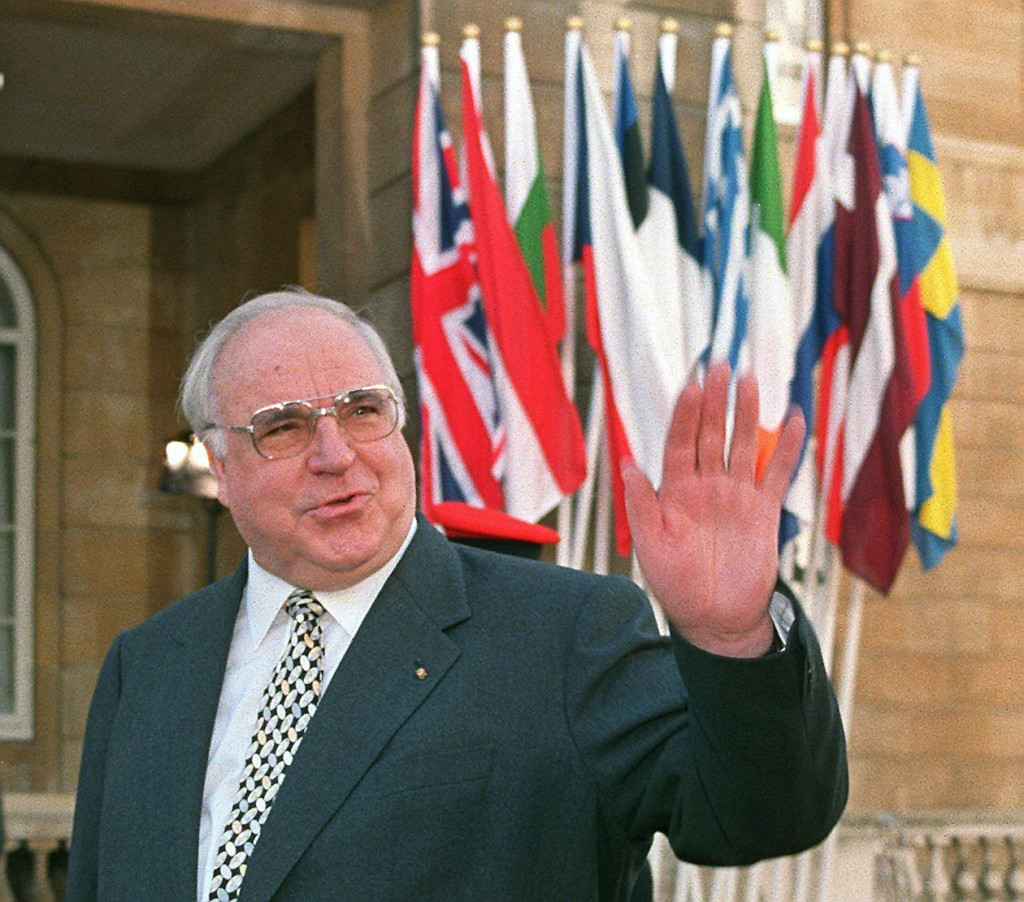 Kohl menjalani operasi usus pada 2015, dan sejak itu kondisinya berangsur memburuk.