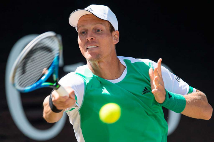 Tomas Berdych harus angkat koper setelah kalah dari petenis Spanyol Feliciano Lopez 7-6(4), 3-6, 4-6 di pertandingan perempat final, Jumat (16/6/2017) waktu setempat.