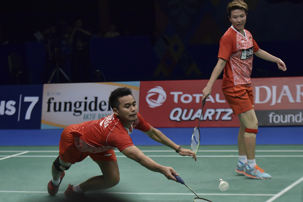 Owi/Butet engan mudah membuat sang lawan tertekan, hingga pada interval game kedua, Owi/Butet unggul 11-7.