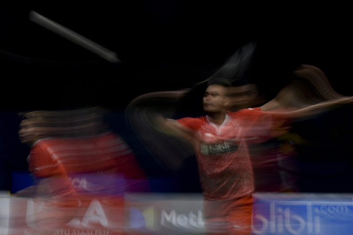 Kejar-kejaran skor mewarnai jalannya pertandingan perebutan tiket ke babak final. Namun, Owi/Butet mampu mendominasi pertandingan dengan serangan-serangan agresif.