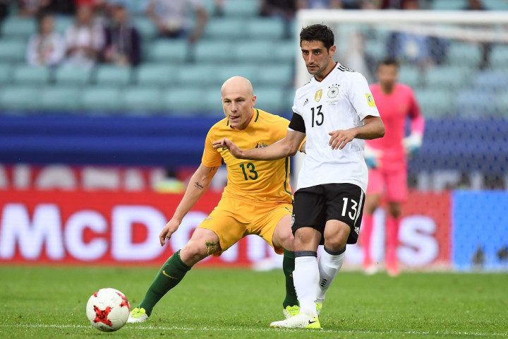 Lars Stindl membawa Jerman unggul di menit kelima. Umpan tarik Julian Brandt, berhasil diselesaikannya dengan sepakan kaki kanan dari dalam kotak penalti.
