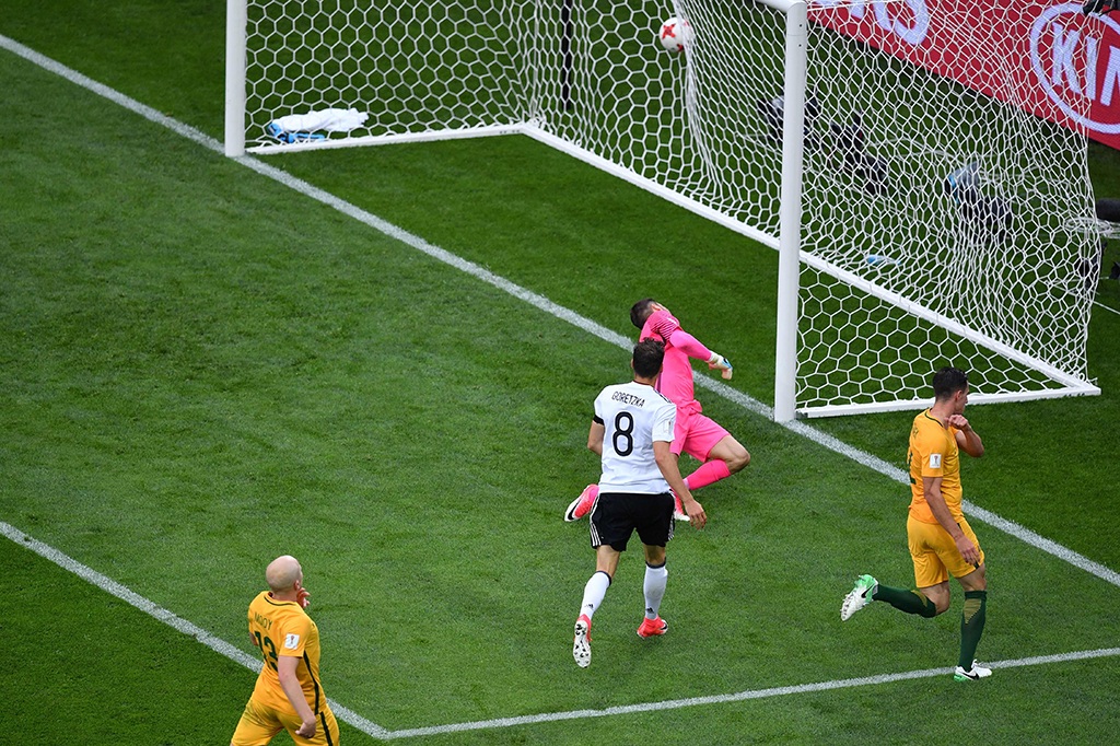 Tiga menit babak kedua berjalan Jerman berhasil menjauh lewat Goretzka. Skor 3-1 untuk Jerman.