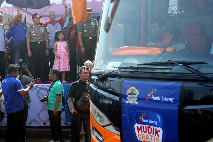 Acara ini hasil kerja sama dari  Bank Jateng dan dukungan cap Kaki Tiga larutan pereda panas dalam.