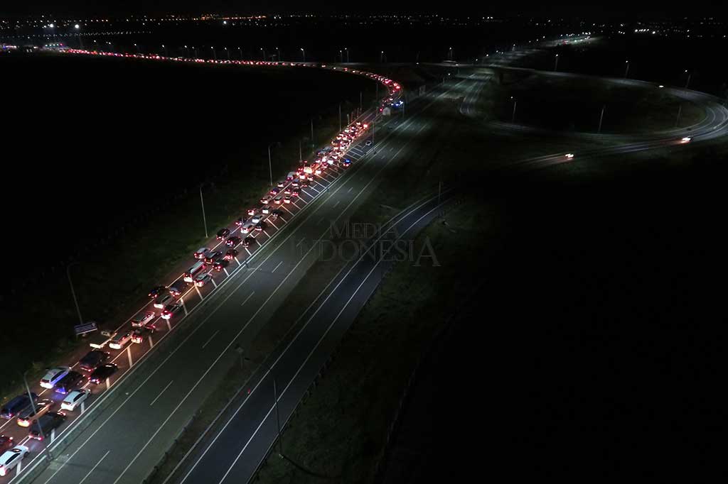 Pintu Keluar Tol Brebes Timur Padat