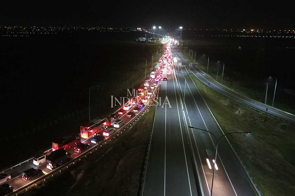Pintu Keluar Tol Brebes Timur Padat