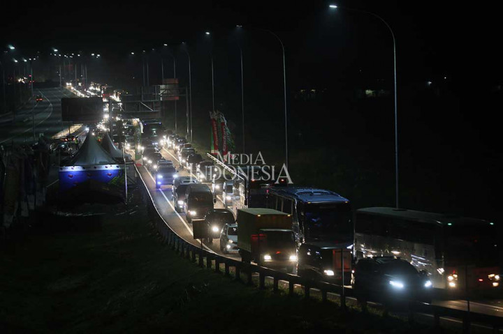 Pintu Keluar Tol Brebes Timur Padat