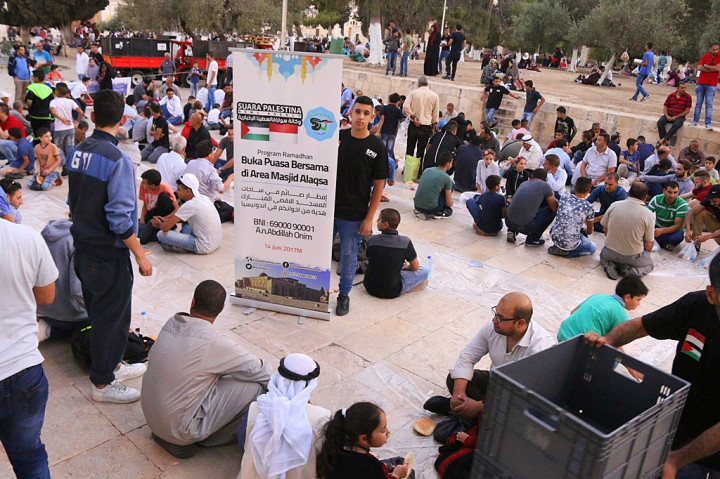 Beberapa kegiatan lain juga digelar, eperti pembagian bahan pokok, bantuan dana pendidikan melalui program orang tua asuh, dan bantuan solar kepada 140 masjid di Gaza. Semua kegiatan tersebut telah menghabiskan dana lebih dua miliar rupiah yang merupakan sumbangan dari umat Islam Indonesia.