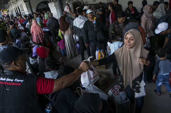 Kegiatan mudik gratis tersebut merupakan bentuk kepedulian PDI Perjuangan kepada warga Jakarta yang ingin mudik dan berlebaran ke kampung halaman.