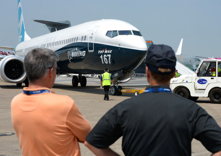 Raksasa dirgantara dari Amerika Serikat, Boeing menampilkan 737 MAX 9. Generasi baru pesawat penumpang jarak menengah ini merupakan salah satu yang terlaris di di kelasnya. AFP PHOTO / ERIC PIERMONT
