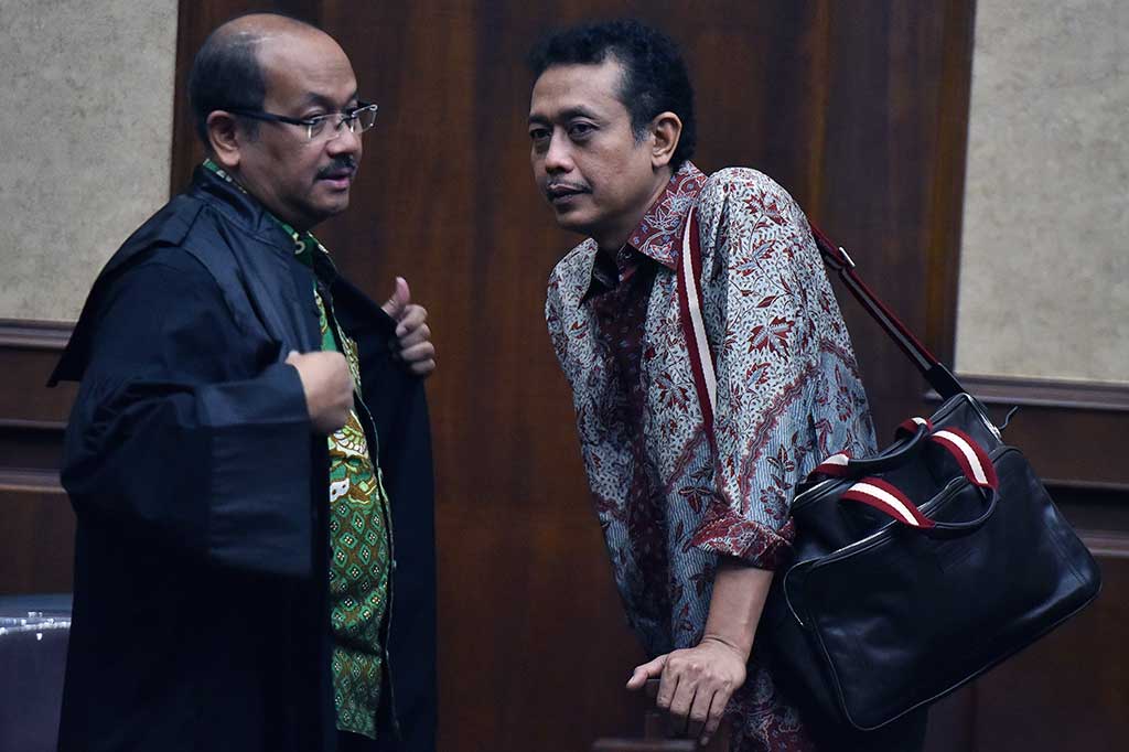 Handang dinilai terbukti menerima USD148.500 (setara Rp1,998 miliar) dari komitmen Rp6 miliar yang berasal dari 'country director' PT EK Prima Ekspor (EKP) Indonesia Ramapanicker Rajamohanan Nair untuk membantu penyelesaian masalah pajak yang dihadapi PT EKP.