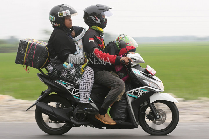 Pemudik sepeda motor yang melewati jalur Pantura, diperkirakan mencapai puncak arus mudik pada malam dan pagi hari di H-2.