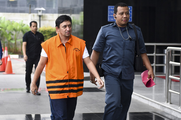 Tersangka kasus dugaan korupsi pengadaan Alquran di Kementerian Agama (Kemenag), Fahd El Fouz bersiap untuk menjalani pemeriksaan di Gedung KPK, Jakarta, Kamis (22/6/2017).