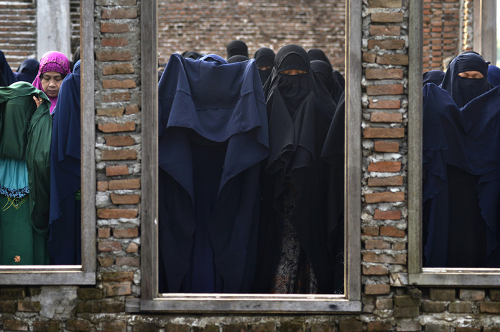 Jemaah An Nadzir sebelumnya memulai puasa Ramadan pada tanggal 26 Mei lalu, atau sehari lebih cepat dari jadwal yang ditetapkan Menteri Agama dan ormas Islam lainnya. 