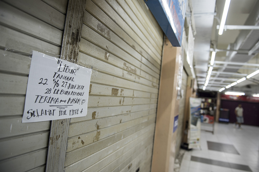 Nampak ada pemberitahuan dari pihak toko bahwa ia menutup toko mulai dari 22-27 juni dan akan buka kembali pada tanggal 28 juni 2017.