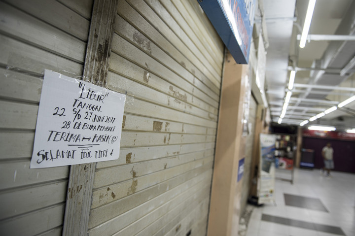 Nampak ada pemberitahuan dari pihak toko bahwa ia menutup toko mulai dari 22-27 juni dan akan buka kembali pada tanggal 28 juni 2017.