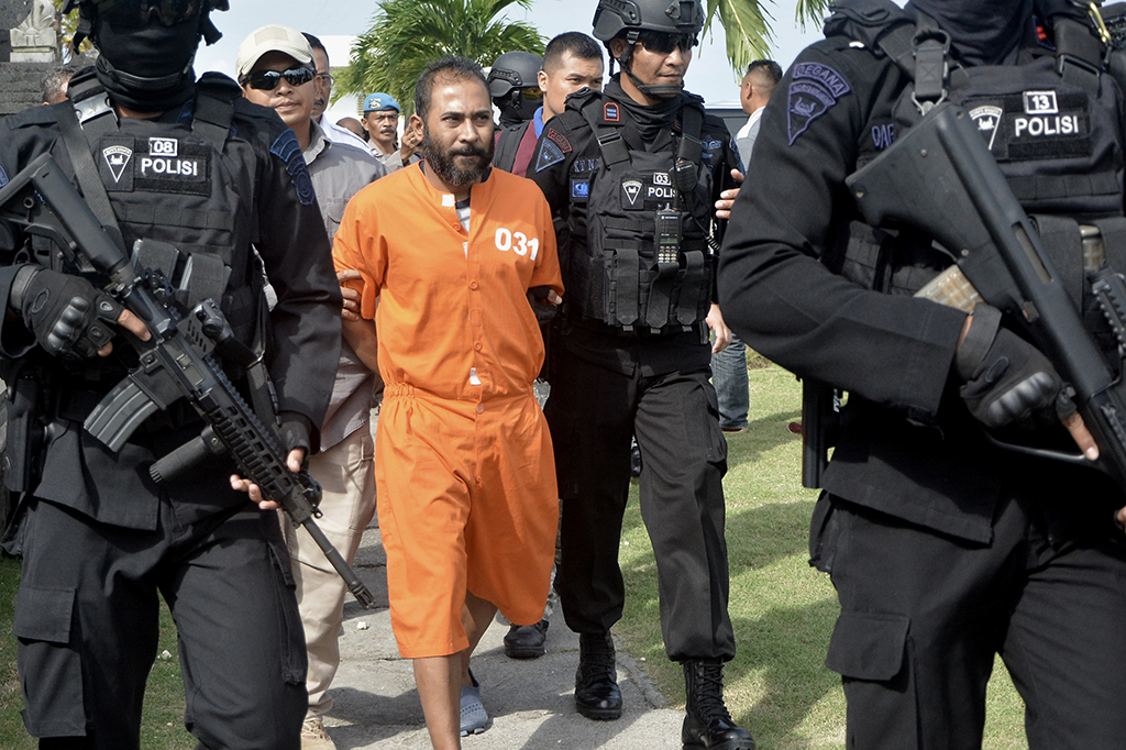 Mohammed Said asal India dan Dimitar Nikolov Iliev asal Bulgaria yang melarikan diri dengan cara menggali terowongan tersebut berhasil ditangkap di Kota Dili, Timor Leste.