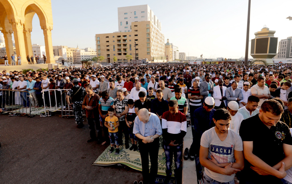 Idul Fitri 1438H di Palestina jatuh pada hari yang sama dengan di Indonesia. 