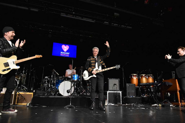 Clayton berbicara tentang betapa sulitnya mengatasi kecanduannya, sebagian karena dia pikir dia tidak bisa berada di band rock jika tidak mengonsumsi alkohol. Dia menjadi yakin untuk mendapatkan perawatan atas dorongan Eric Clapton dan Pete Townshend The Who's. Dia juga mendapat dukungan penting dari teman bandnya sendiri.