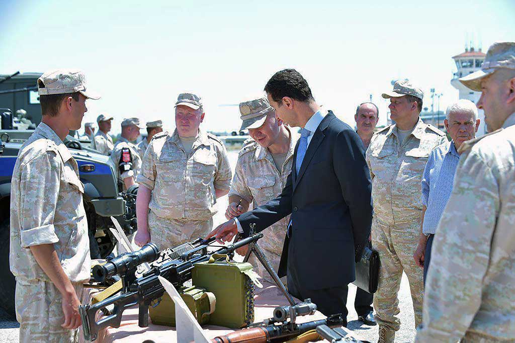 Pemimpin Suriah tersebut juga memeriksa persenjataan, personel serta kendaraan-kendaraan antipeluru.