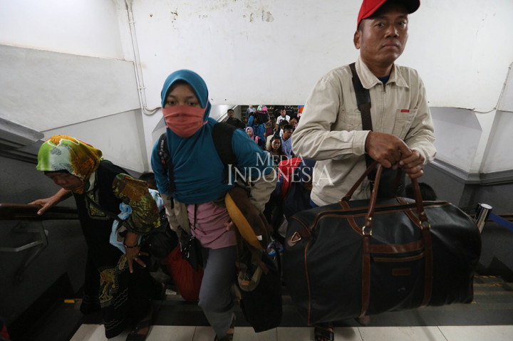 H+3 Idul Fitri 1438 H, arus balik yang menggunakan kereta api mulai meramaikan Jakarta.