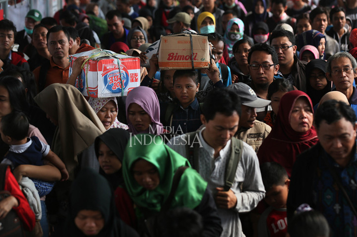 Senior Manager Humas PT KAI Daop 1 Jakarta Suprapto menyebut puncak arus balik KA diperkirakan pada 1 Juli mendatang dengan rata-rata kisaran 21-25 ribu penumpang per hari.