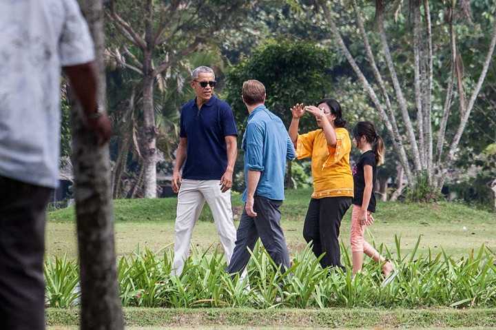Presiden ke-44 AS Barack Obama tiba di kompleks Candi Prambanan, Sleman, DIY, Kamis (29/6/2017). ANTARA/Andreas Fitri Atmoko