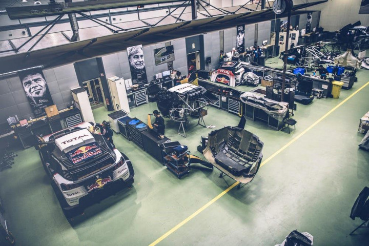 Proses modikasi dan persiapan diajakan di Moskow yang sekaligus merupakan garis start. Reli yang merupakan Dakar-nya Asia ini akan  melintasi gurundi Khazaktan dan finish di Xi'an, Tiongkokm dengan total jarak 10 ribu kilometer.