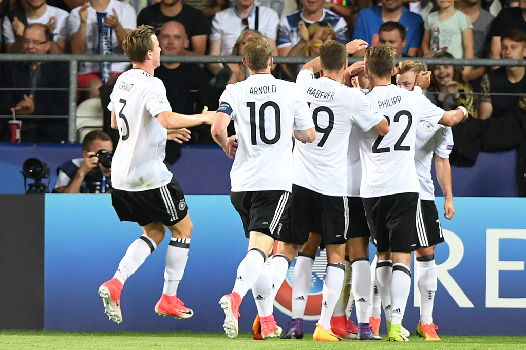 Tim Panser menjadi juara Piala Eropa U-21 untuk kedua kalinya usai menundukkan Spanyol 1-0. Gol tunggal Jerman dicetak oleh Mitchell Weiser pada menit ke-40. 
