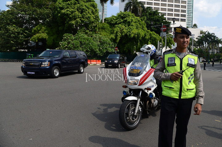 Sebanyak 410 personel gabungan Polri dan TNI disiapkan untuk mengamankan perjalanan mantan Presiden Amerika Serikat Barack Obama menuju Bandara Halim Perdanakusuma. Personel tersebut ditempatkan di rute yang akan dilewati Barack Obama.