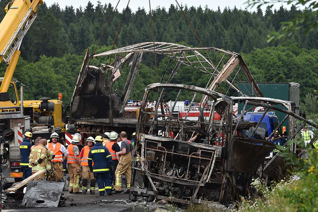 Kanselir Angela Merkel berbela sungkawa atas kecelakaan tersebut dan berharap korban cedera lekas pulih. 