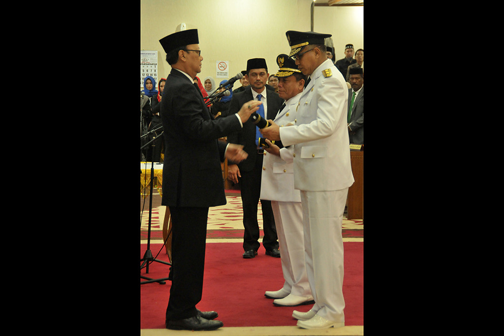 Pelantikan Gubernur dan Wakil Gubernur Aceh periode 2017-2022 ini berlangsung dalam sidang pleno istimewa di DPR Aceh, Banda Aceh.