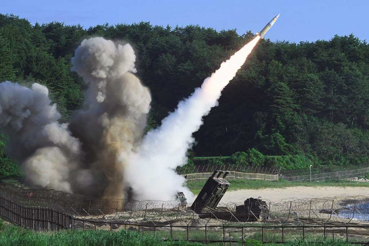 Peluncuran rudal tersebut kurang dari 24 jam setelah Korea Utara meluncurkan rudal balistik ICBM. AFP/South Korean Defence Ministry