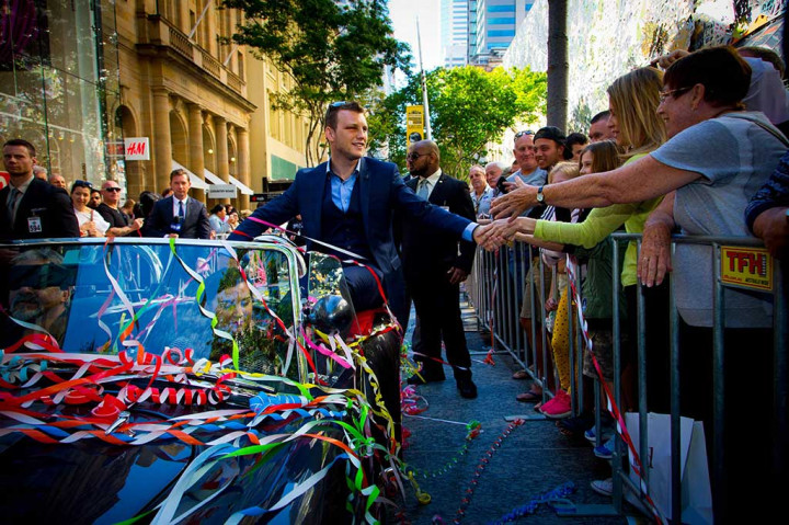 Juara baru kelas welter versi World Boxing Organization (WBO) Jeff Horn diarak keliling Kota Brisbane, Australia, Kamis (6/7/2017).
