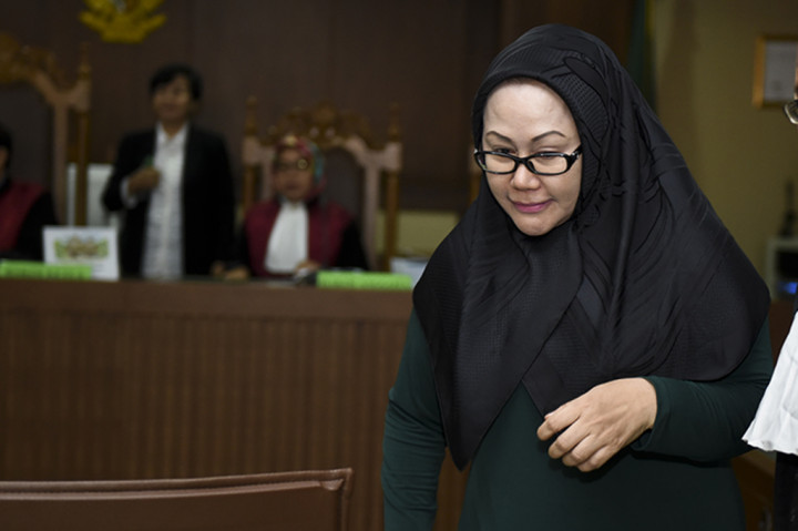 Atut mengaku khilaf dan menyebut bahwa tindak pidana korupsi itu bukan inisiatifnya. Ia juga beralasan masih mempunyai tanggung jawab pada keluarga, terutama anak perempuannya. 