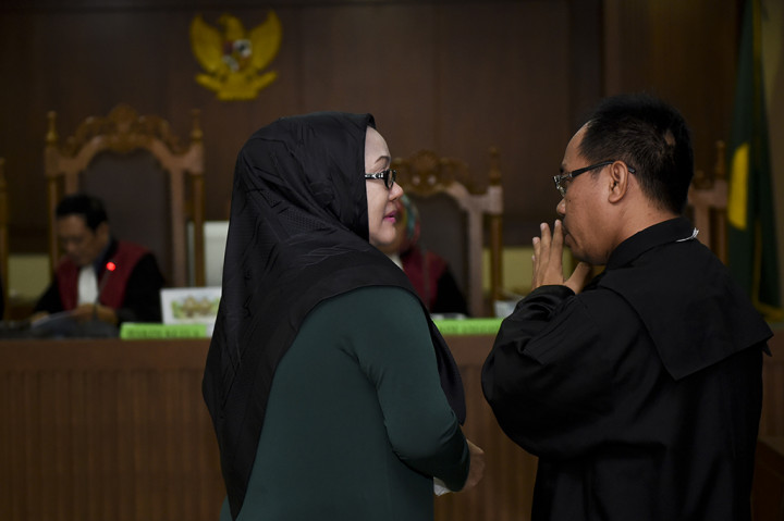 Selain perkara korupsi pengadaan alkes, Atut juga memohon agar majelis hakim mempertimbangkan masa hukuman tujuh tahun penjara yang kini ia jalani, terkait kasus suap sengketa pilkada pada mantan Ketua MK Akil Mochtar. 