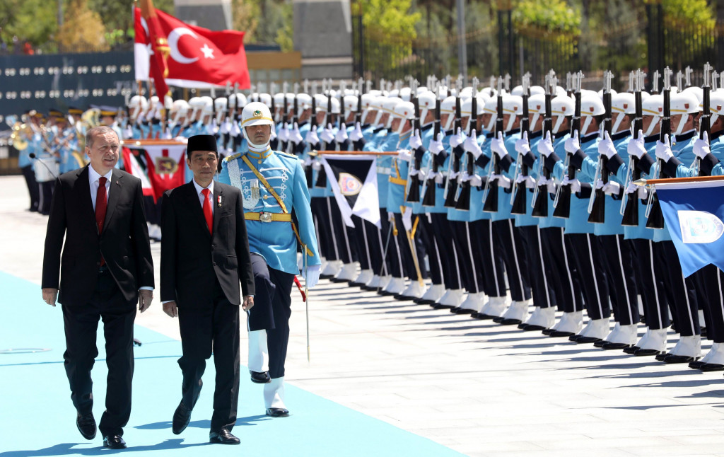 Kunjungan Presiden Jokowi membalas kunjungan Presiden Erdogan pada 2015. Usai dilanda rangkaian krisis politik, perekonomian Turki yang banyak mengandalkan pariwisata cukup terguncang. 
