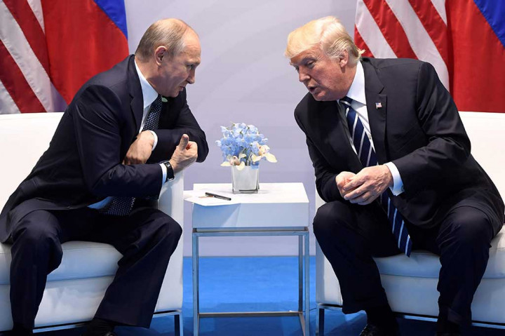 Konteks pertemuan itu akan membuat banyak orang menganalisis hal-hal detil seperti ekspresi wajah ataupun gestur tubuh, selain tentu saja ucapan kedua tokoh yang punya latar belakang kontras, satu pebisnis sementara yang lain mantan intelejen.