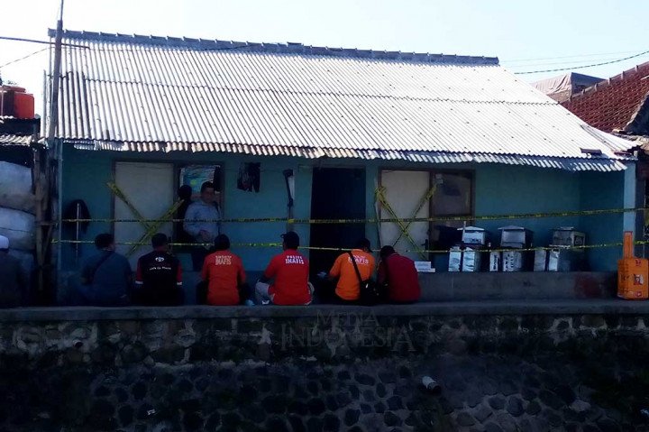 Sebelumnya, bom panci meledak di sebuah rumah kontrakan di Buahbatu, Bandung pada Sabtu (8/7/2017) sore. Polisi telah menangkap Agus Wiguna yang diduga sebagai perakit bom panci.