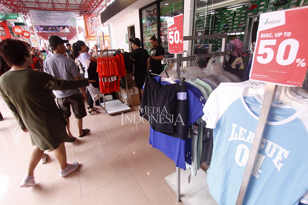 Diskon yang di tawarankan pihak stand arena PRJ bervariasi mulai dari 50% hingga 90%.
