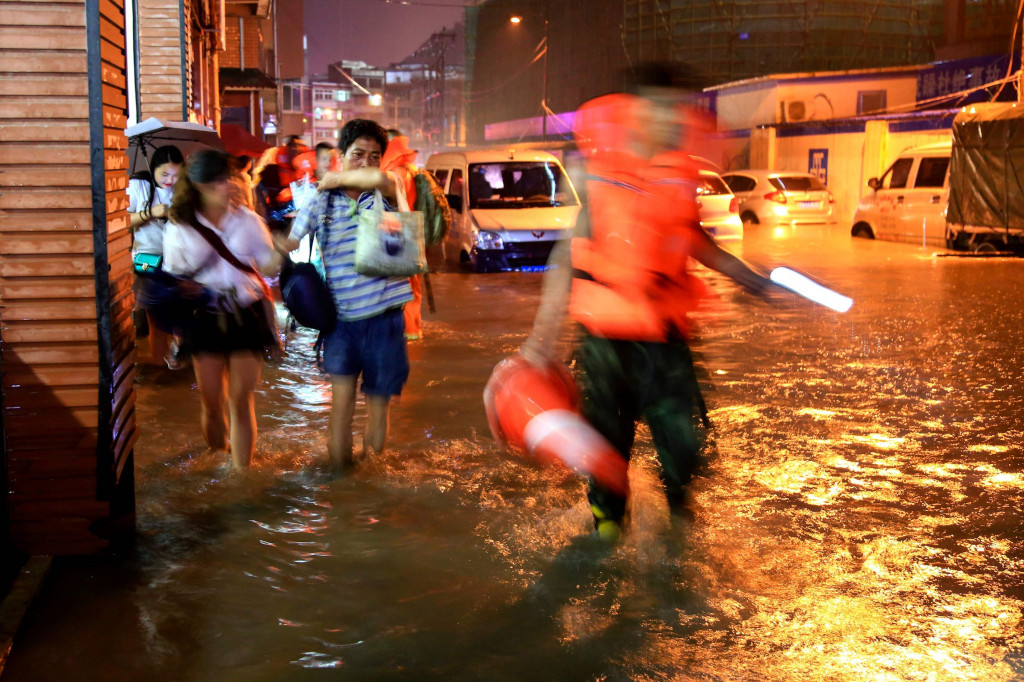 Sementara ini jumlah warga yang dilaporkan hilang, berjumlah 83 orang. Belum ada konfirmasi mengenai korban tewas. 
