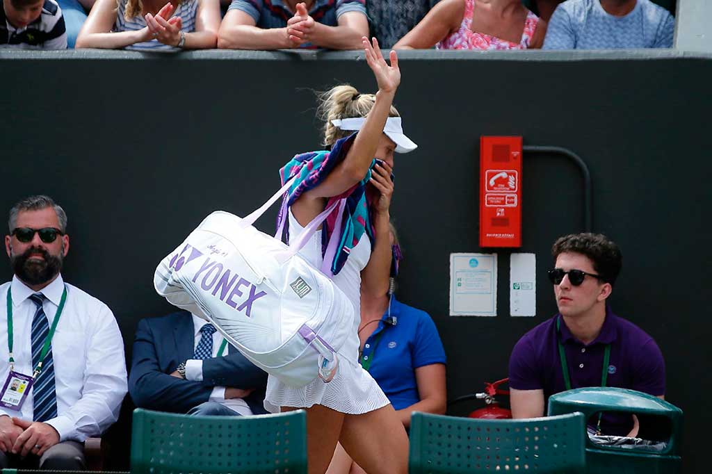 Sementara itu unggulan pertama putri Angelique Kerber harus mengakui kehebatan Garbine Muguruza (Spanyol). Kerber kalah setelah bermain tiga set 6-4, 4-6, 4-6. AFP/Daniel Leal-Olivas