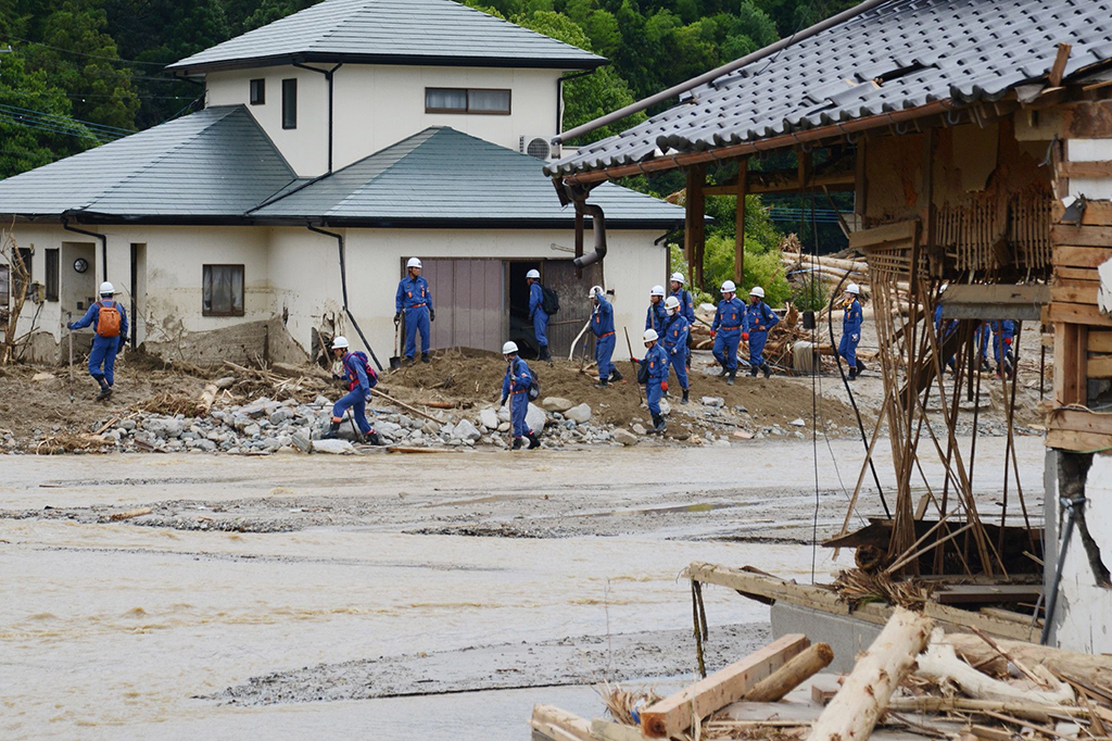 Hujan lebat diprediksi masih akan terus mengguyur wilayah Kyushu setelah sejumlah kawasan di pulau tersebut diterjang banjir pekan lalu, yang dipicu oleh meluapnya air sungai.