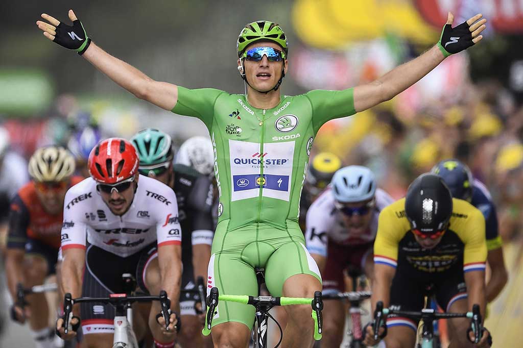 Kittel melakukan selebrasi setelah menyentuh garis finis, diikuti rekan senegaranya John Degenkolb dan Dylan Groenewegen asal Belanda menduduki urutan ketiga.
